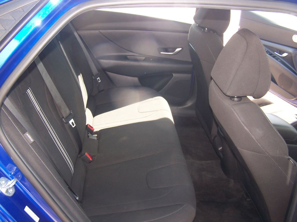 2024 Hyundai Elantra Image 9
