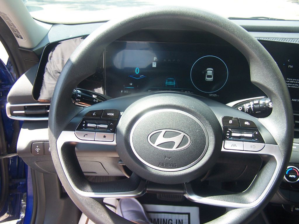 2024 Hyundai Elantra Image 11