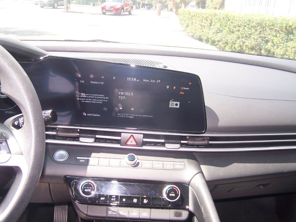 2024 Hyundai Elantra Image 12