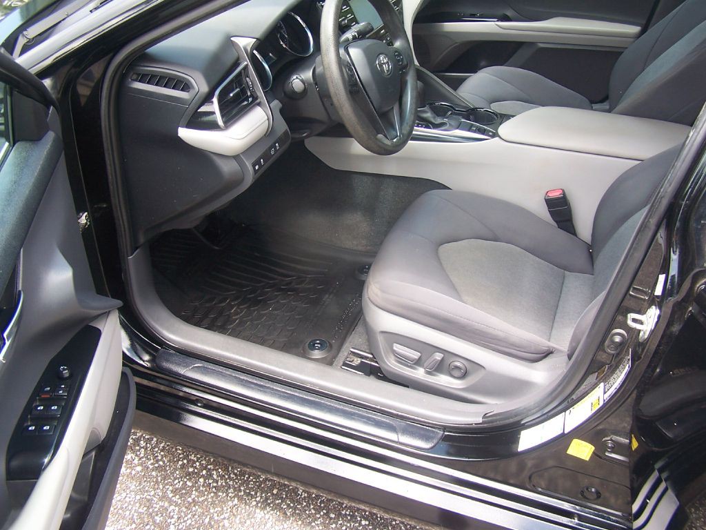2020 Toyota Camry Image 6