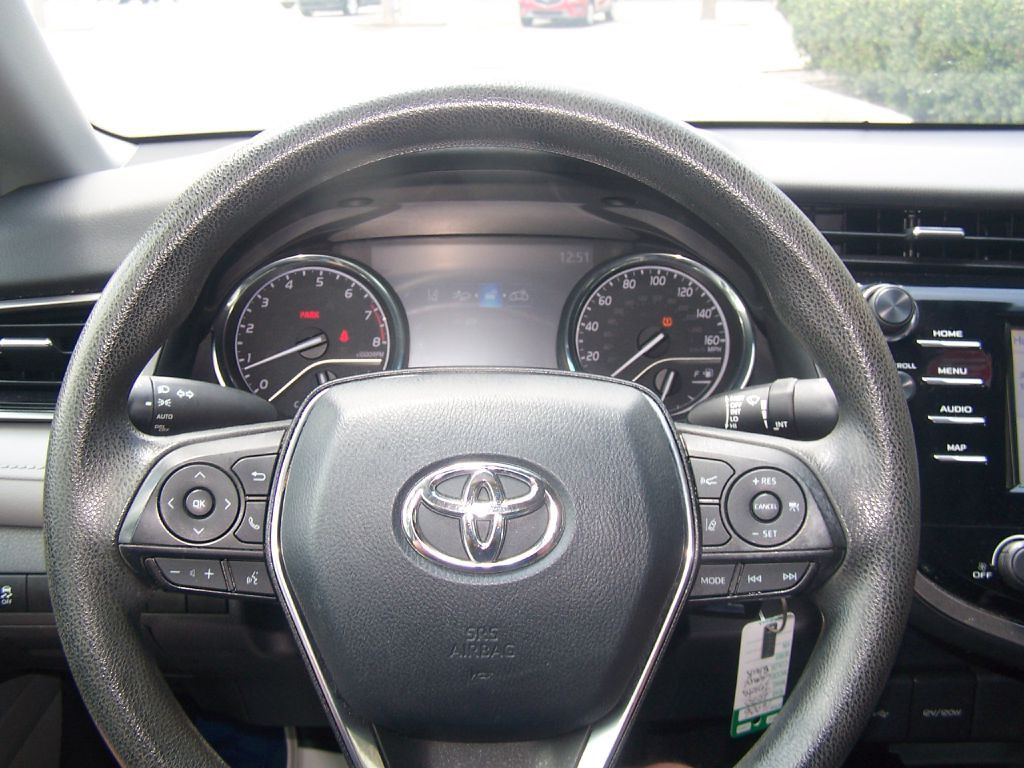 2020 Toyota Camry Image 11