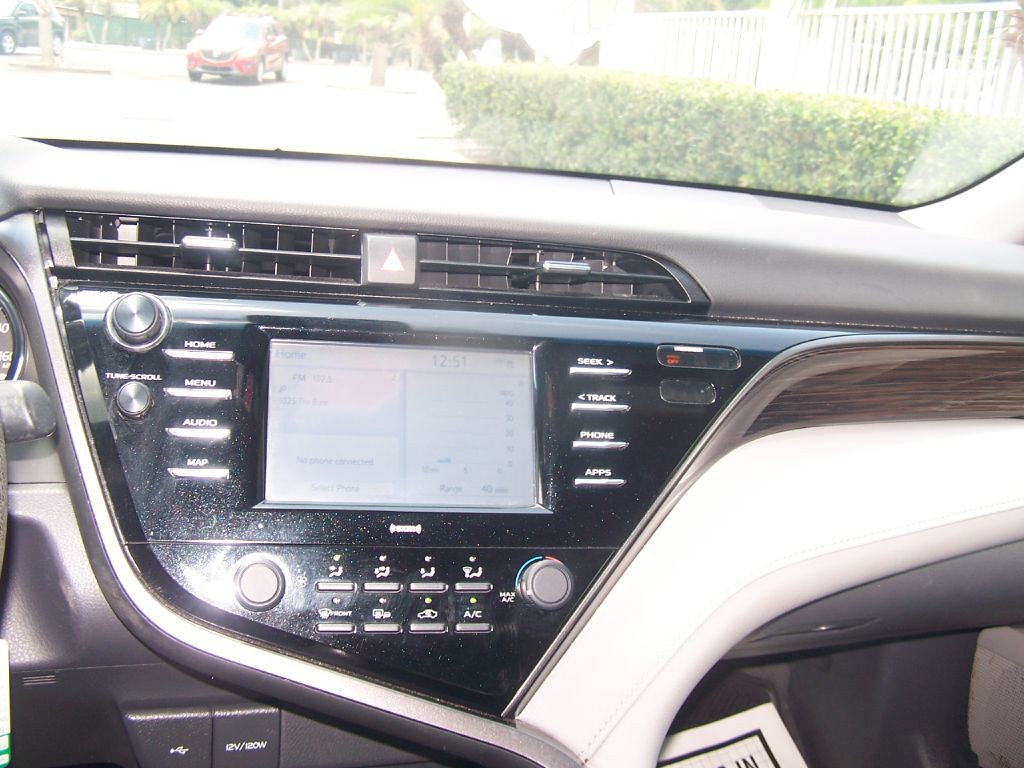 2020 Toyota Camry Image 12