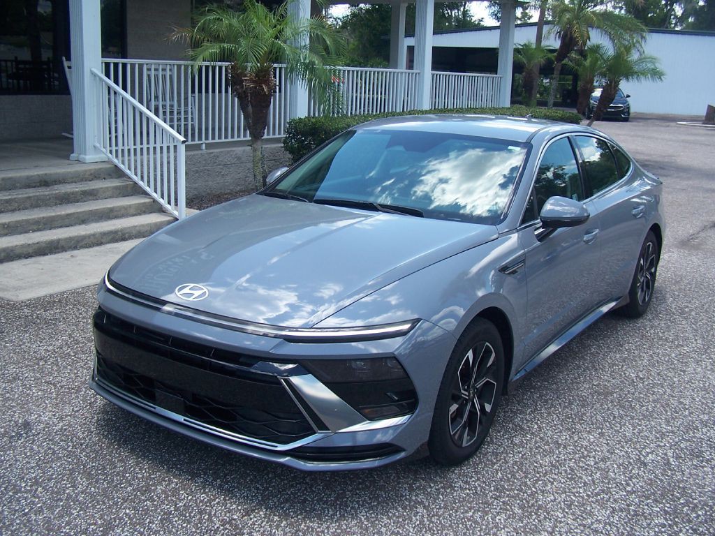 2025 Hyundai Sonata Image 2