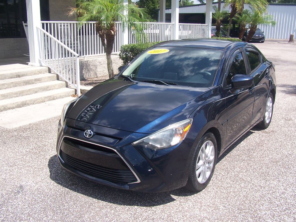 2017 Toyota Yaris Image 2