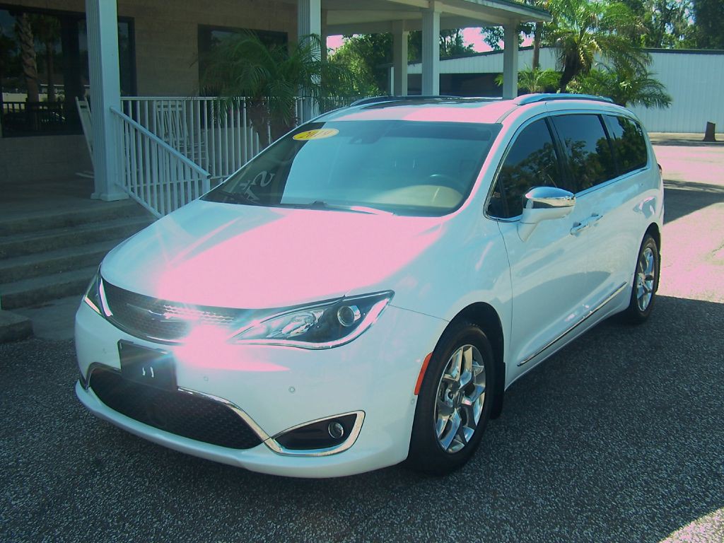 2019 Chrysler Pacifica Image 2
