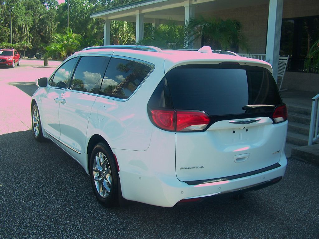 2019 Chrysler Pacifica Image 4