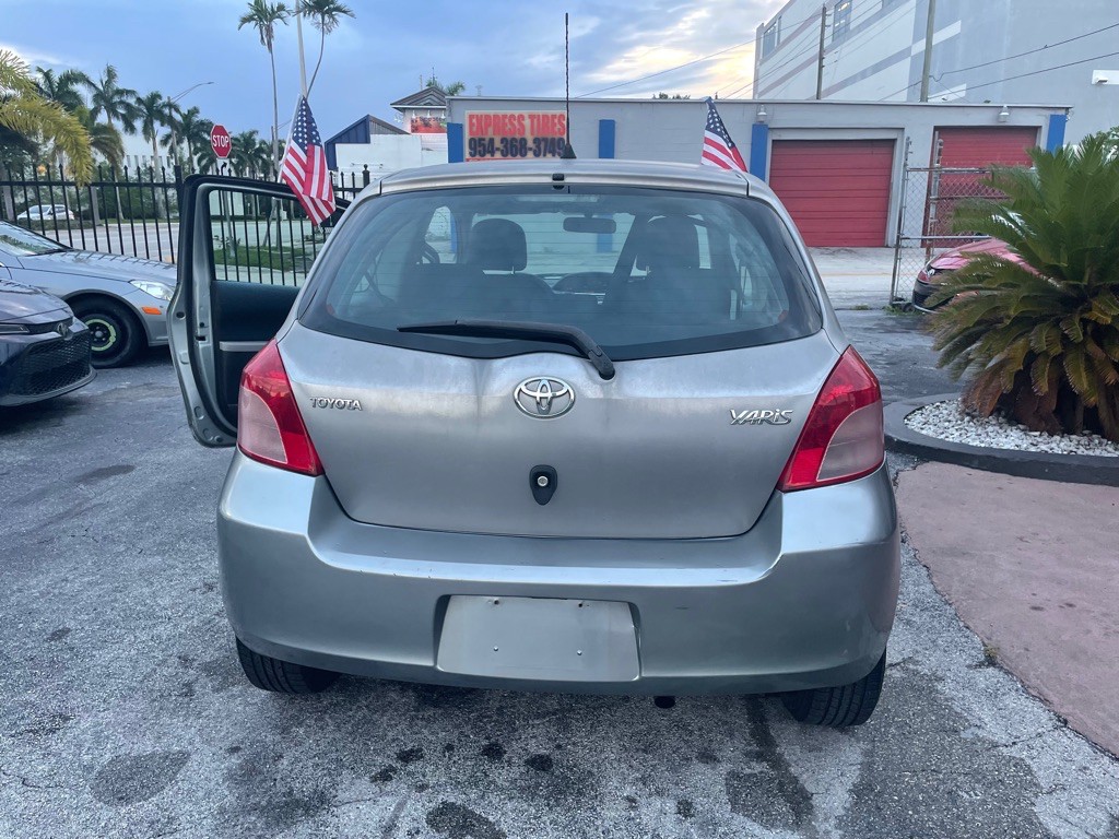 2007 Toyota Yaris Image 5