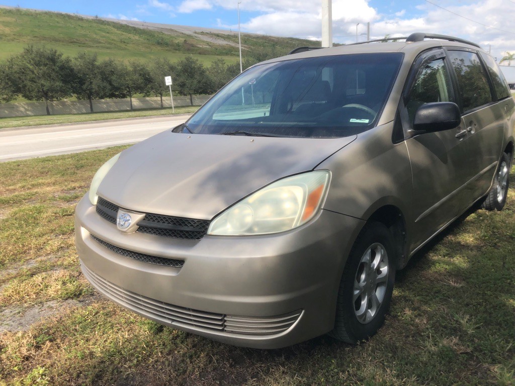 2004 Toyota Sienna Image 2