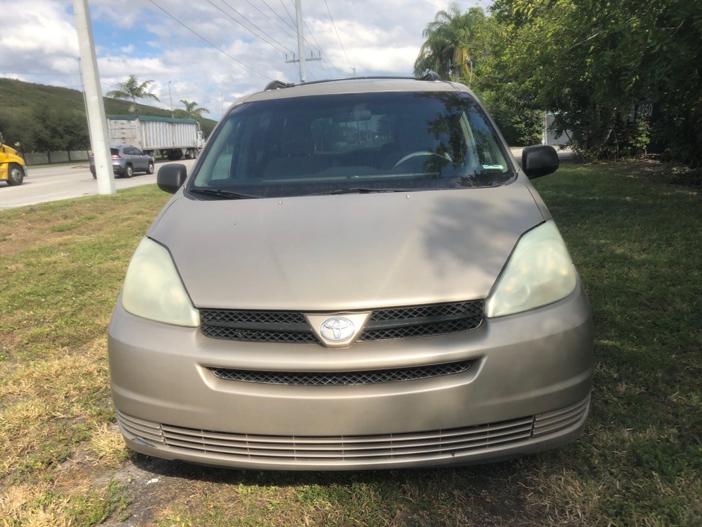 2004 Toyota Sienna Image 3