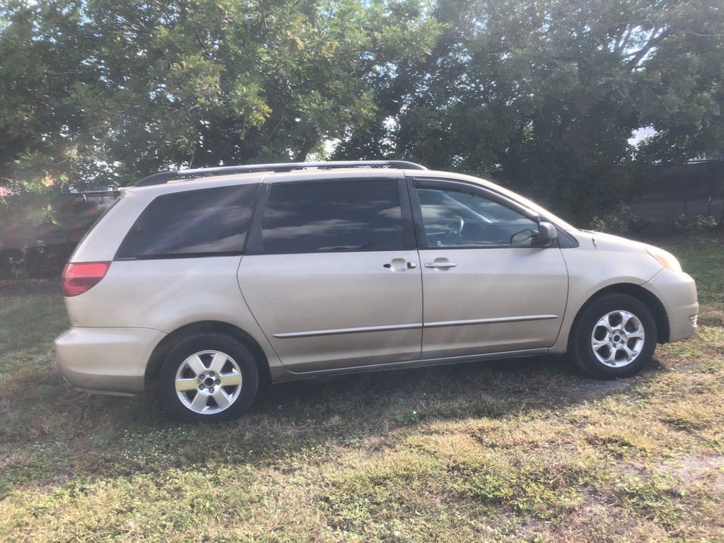 2004 Toyota Sienna Image 6