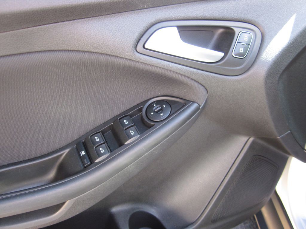 2018 Ford Focus Image 28
