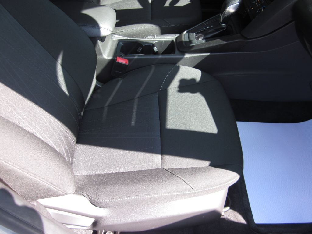 2018 Ford Focus Image 40