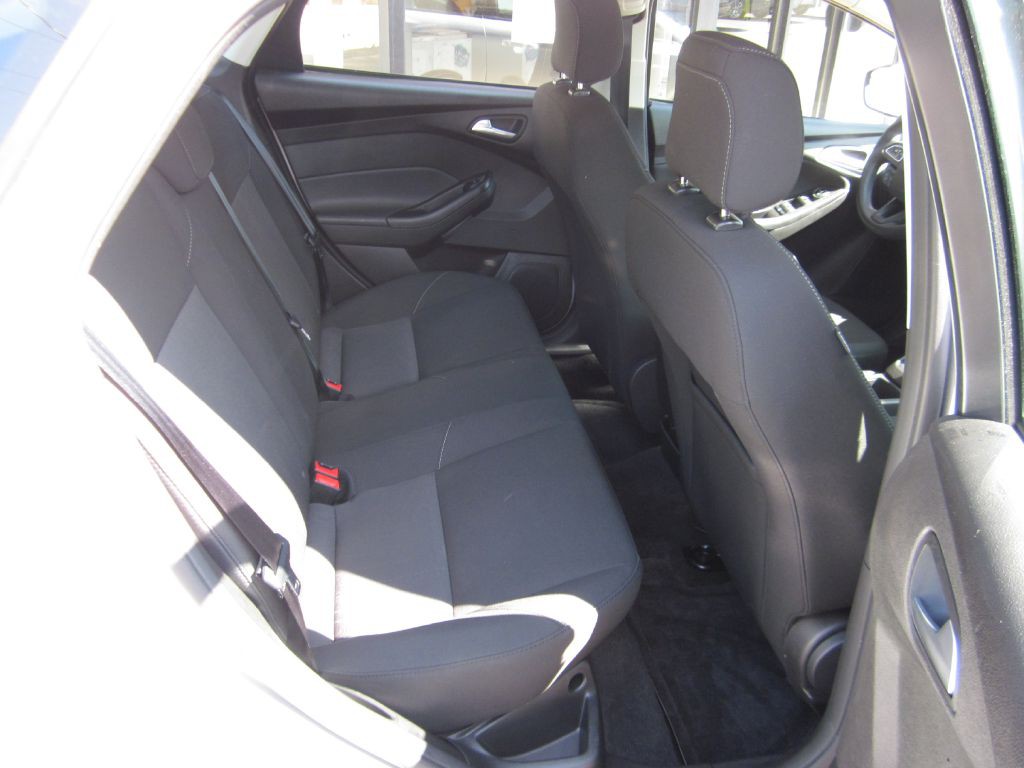 2018 Ford Focus Image 44