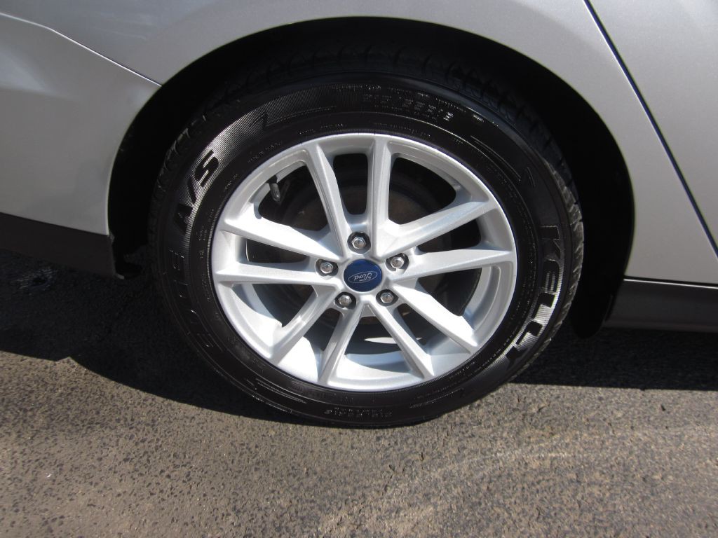 2018 Ford Focus Image 46