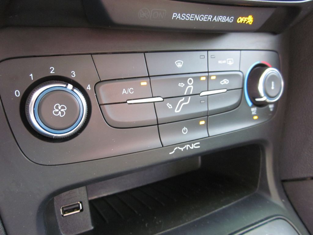 2018 Ford Focus Image 64