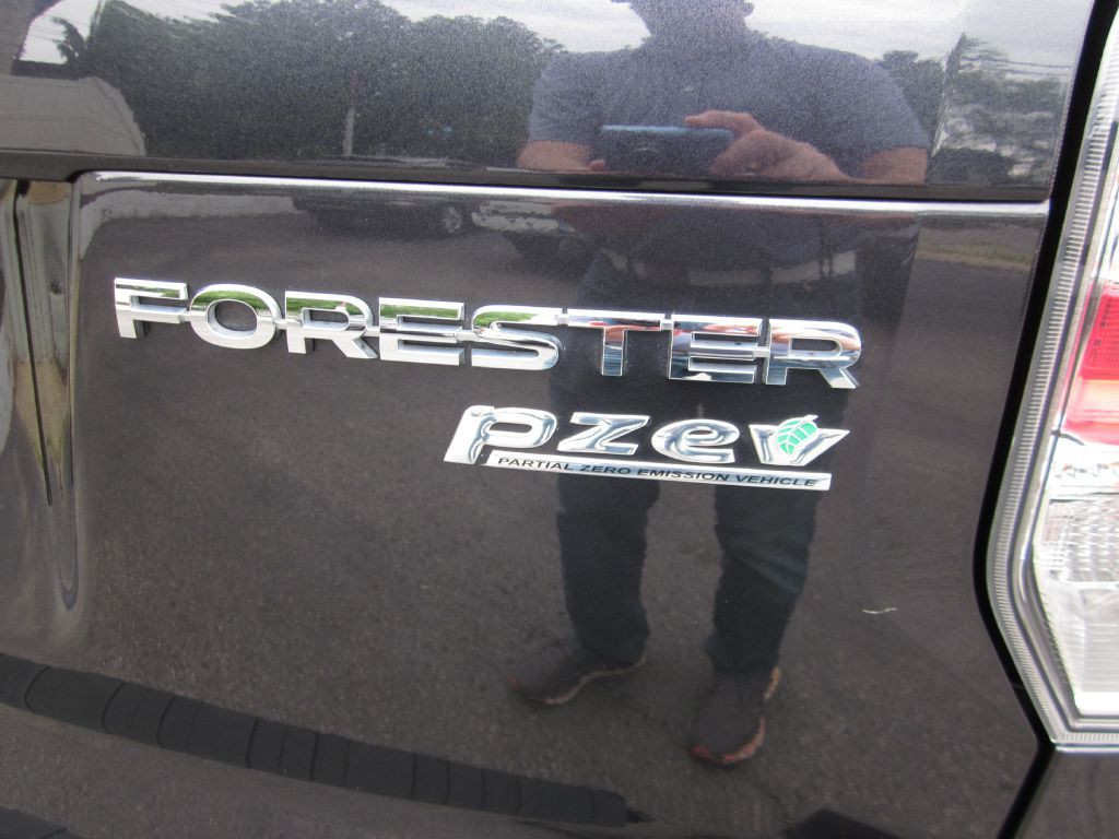 2017 Subaru Forester Image 6