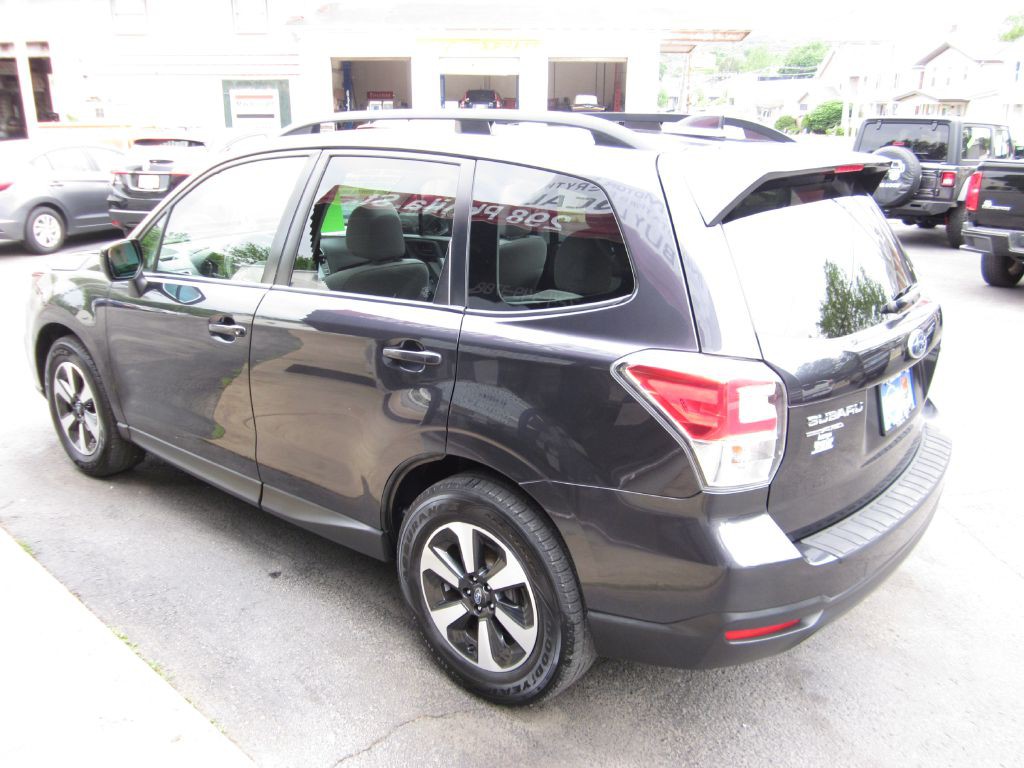 2017 Subaru Forester Image 14