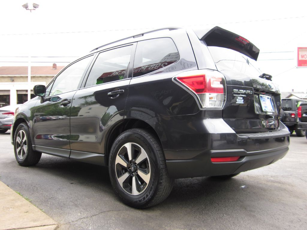 2017 Subaru Forester Image 15