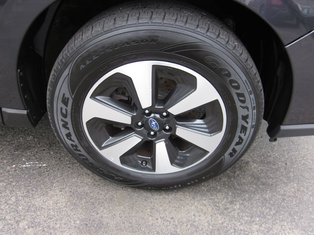2017 Subaru Forester Image 32