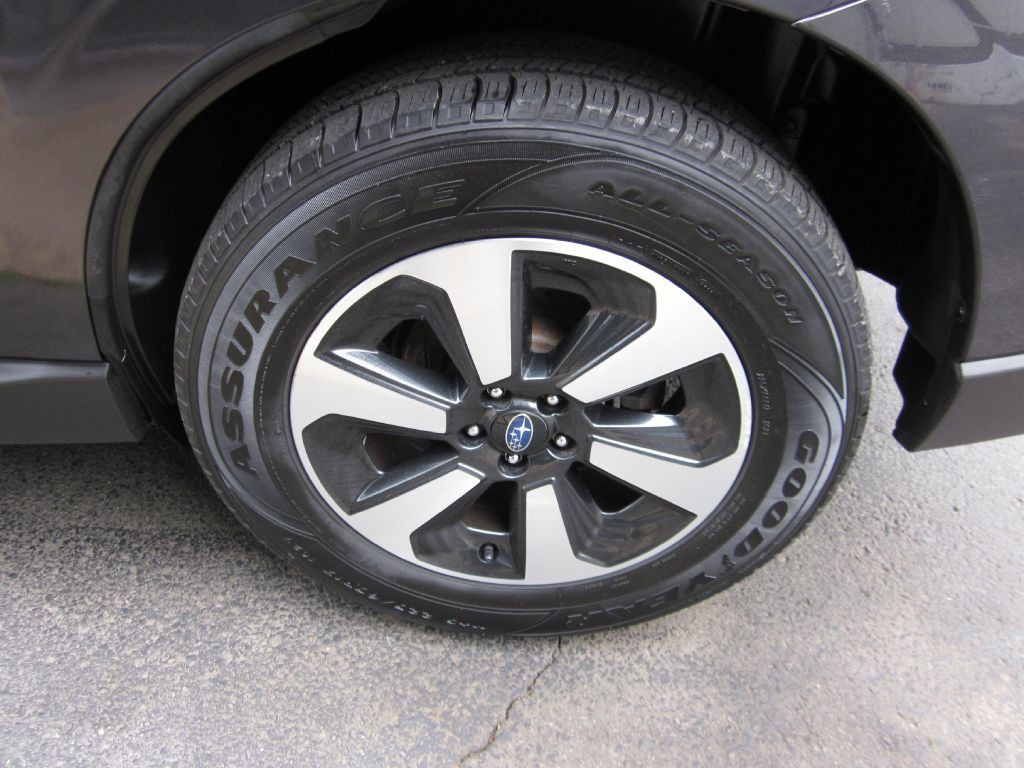 2017 Subaru Forester Image 33