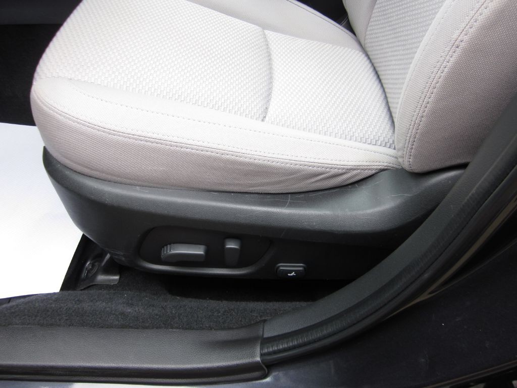2017 Subaru Forester Image 39