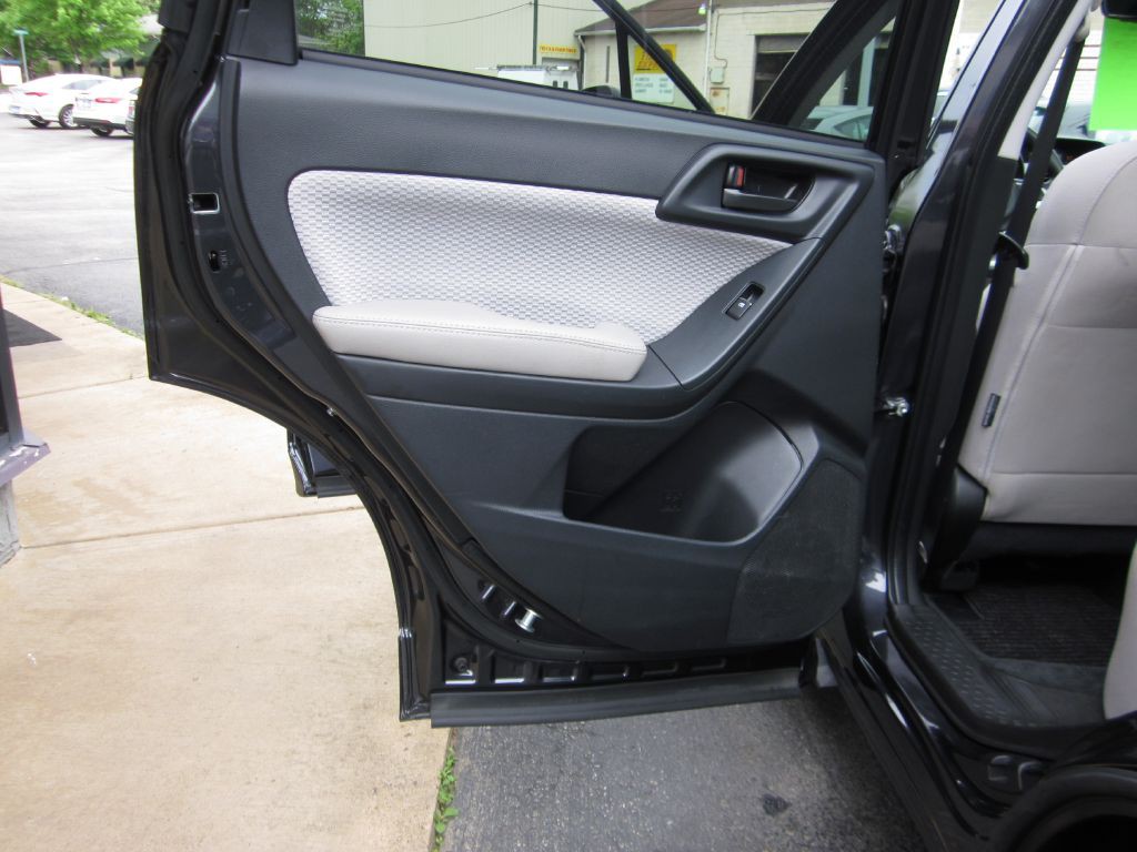 2017 Subaru Forester Image 43