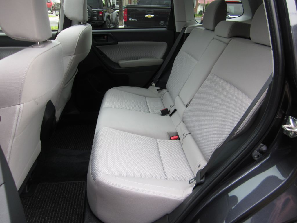 2017 Subaru Forester Image 44