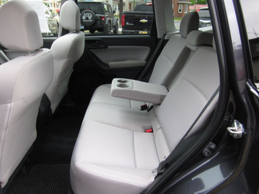 2017 Subaru Forester Image 45