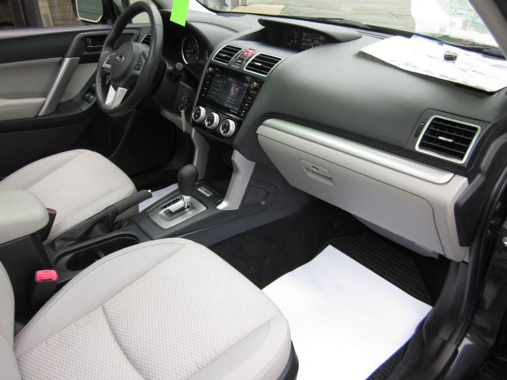 2017 Subaru Forester Image 54