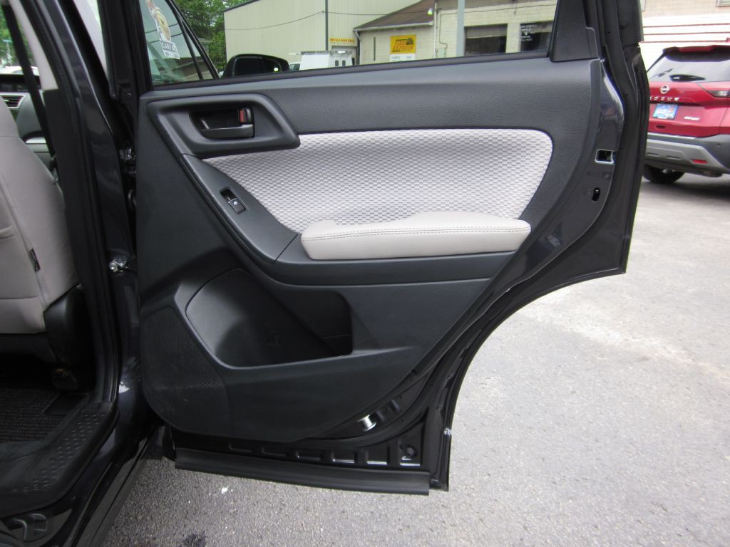 2017 Subaru Forester Image 57