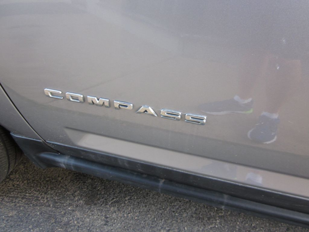 2017 Jeep Compass Image 9