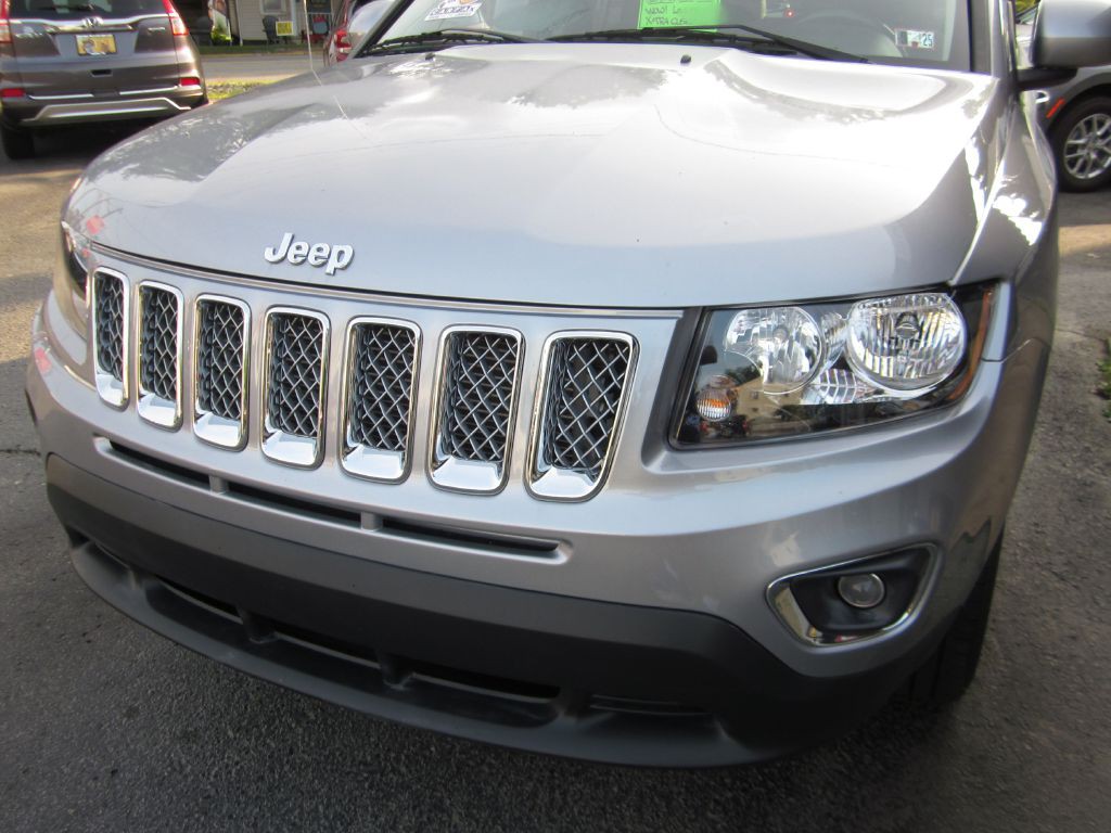 2017 Jeep Compass Image 11
