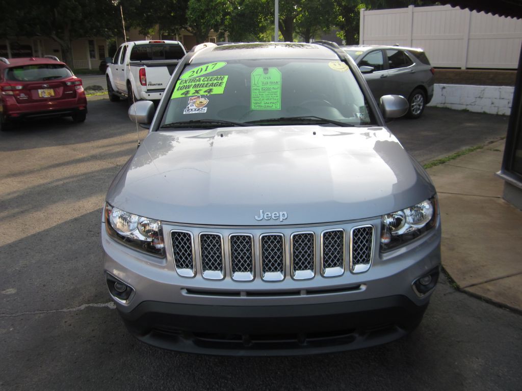 2017 Jeep Compass Image 12