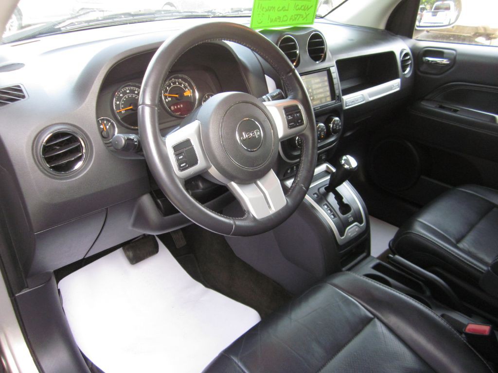 2017 Jeep Compass Image 21