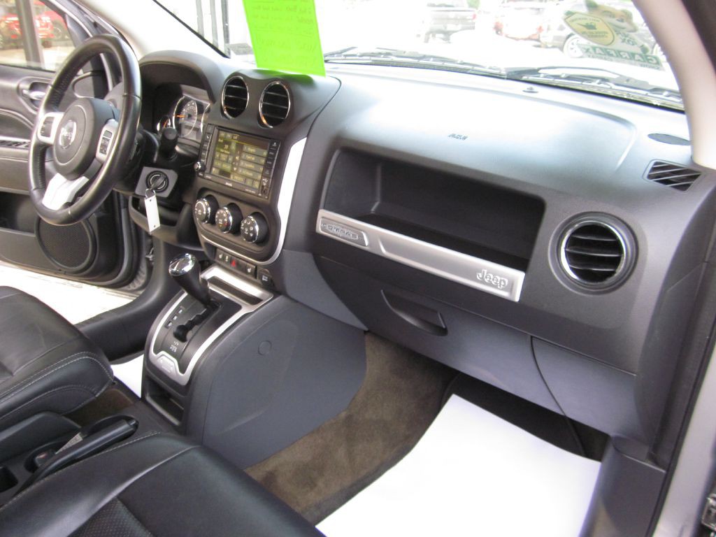 2017 Jeep Compass Image 33