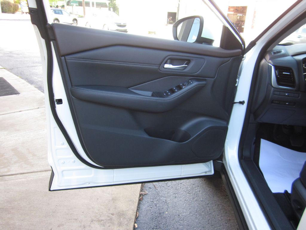 2023 Nissan Rogue Image 47