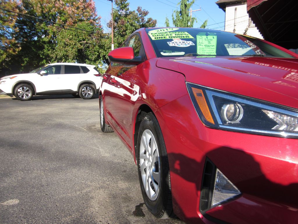 2019 Hyundai Elantra Image 17