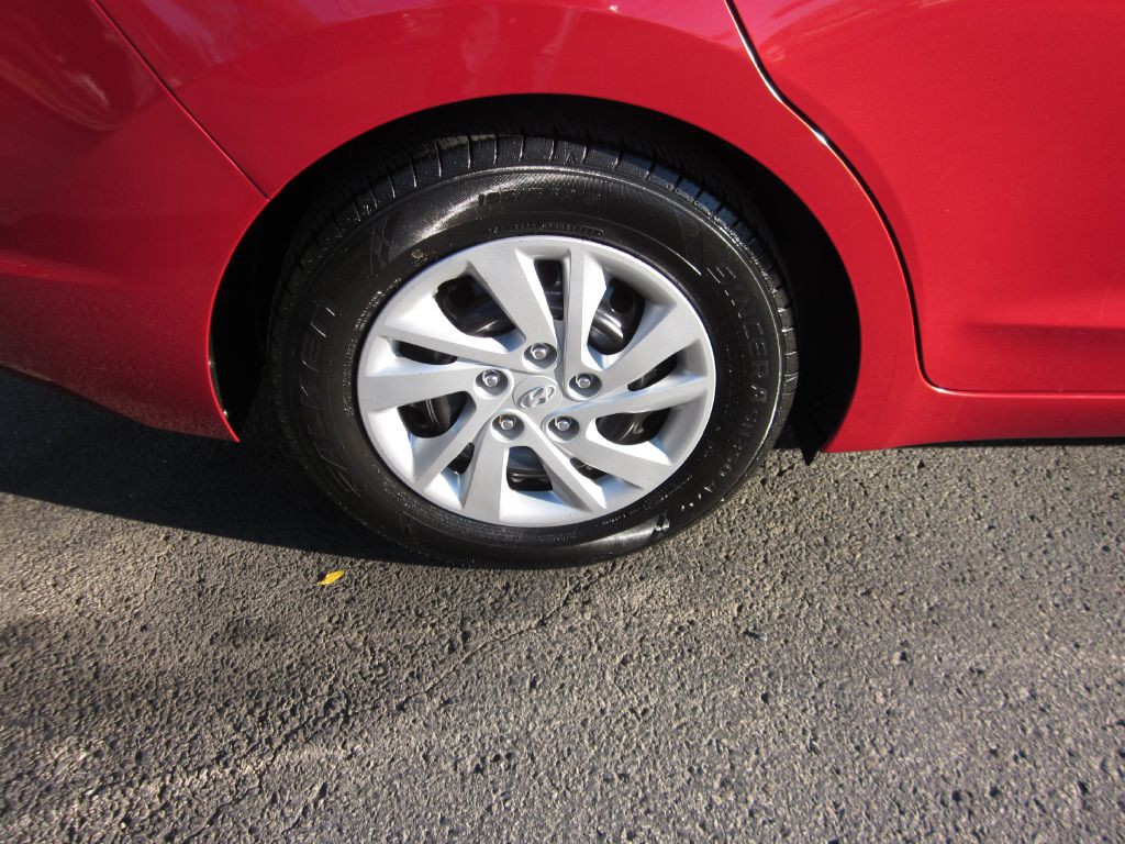 2019 Hyundai Elantra Image 23