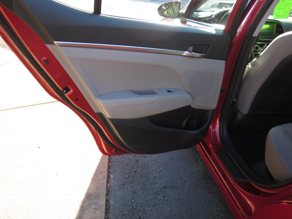 2019 Hyundai Elantra Image 40