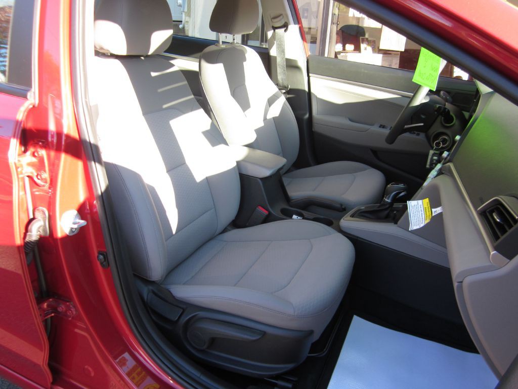 2019 Hyundai Elantra Image 43