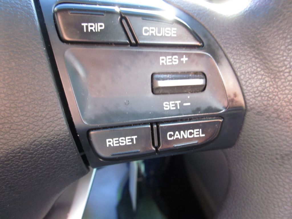 2019 Hyundai Elantra Image 54
