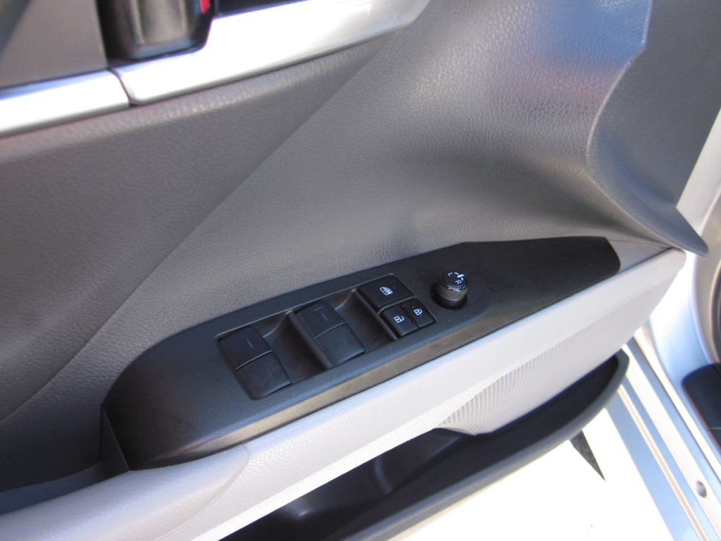 2023 Toyota Camry Image 30