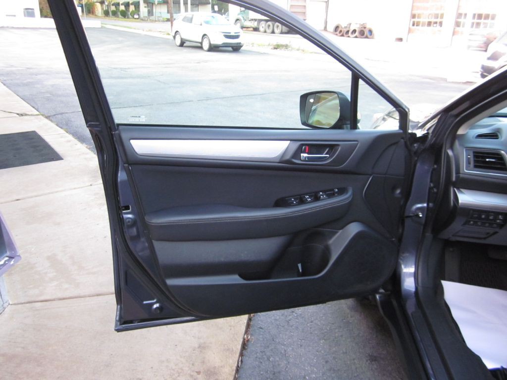 2017 Subaru Outback Image 35