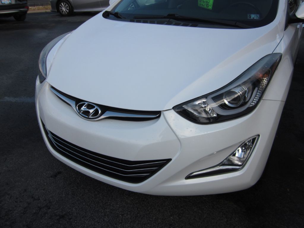 2015 Hyundai Elantra Image 18