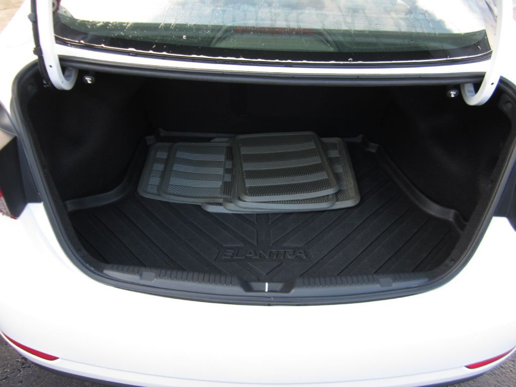 2015 Hyundai Elantra Image 26