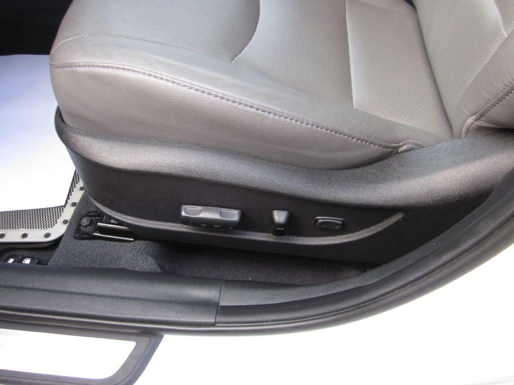 2015 Hyundai Elantra Image 34