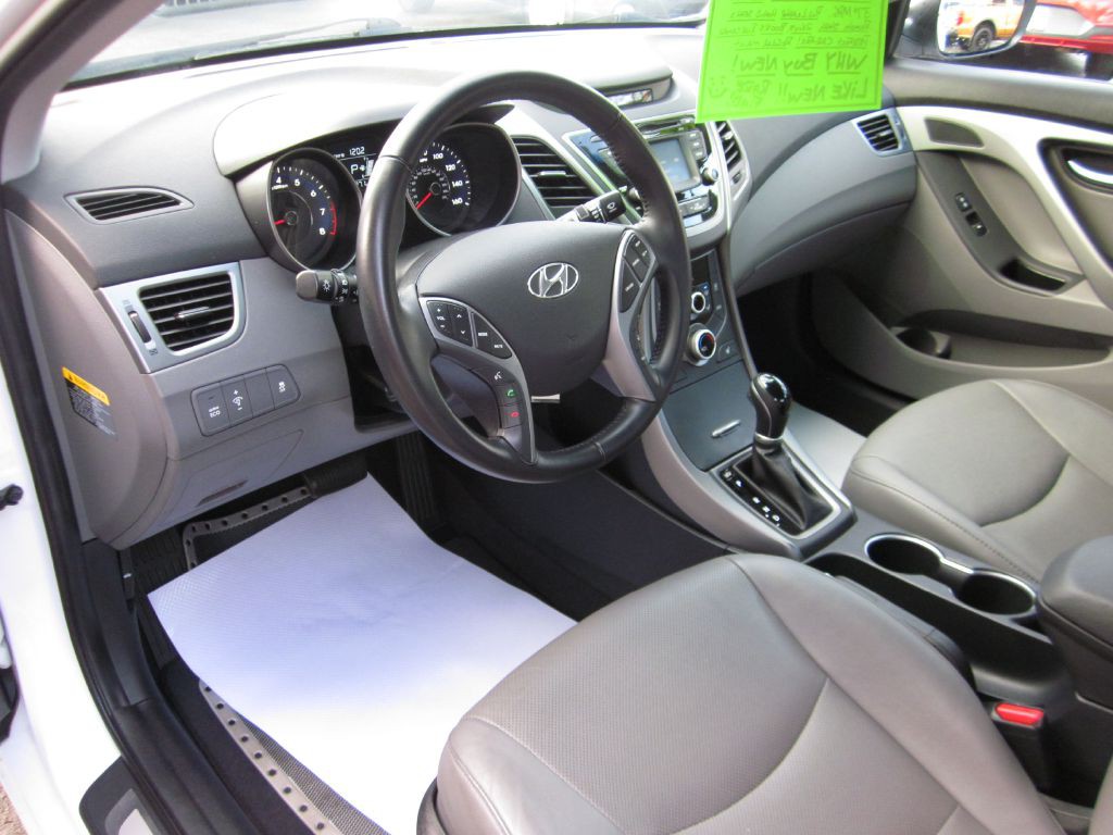 2015 Hyundai Elantra Image 36
