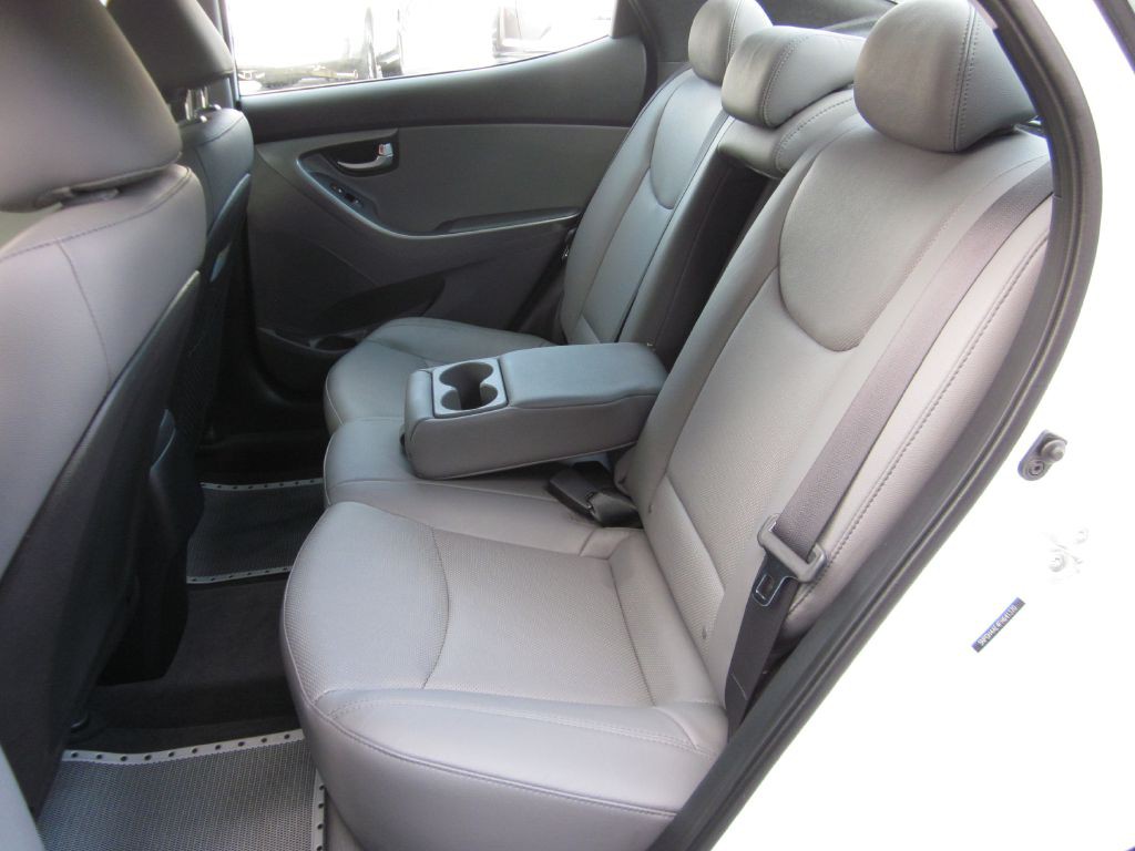 2015 Hyundai Elantra Image 38