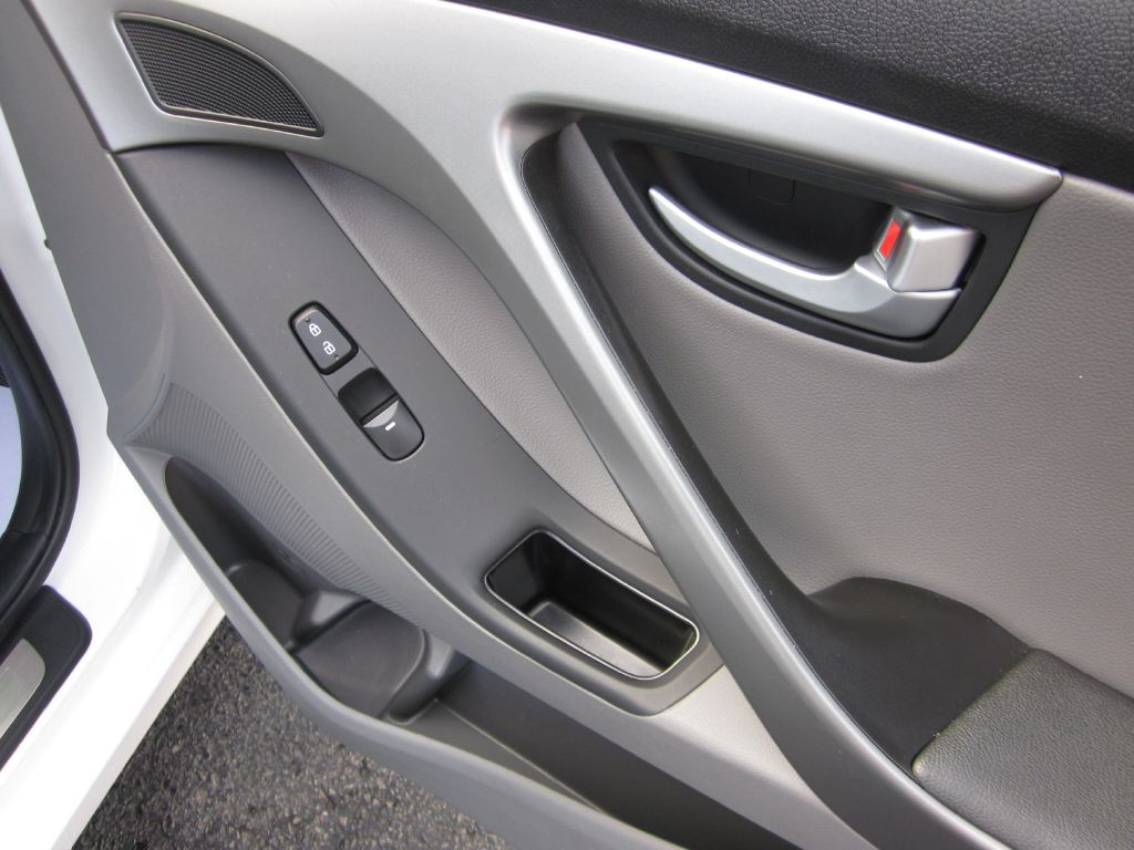 2015 Hyundai Elantra Image 43