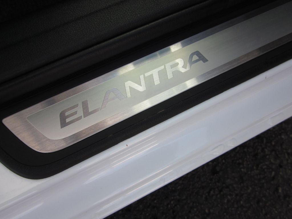 2015 Hyundai Elantra Image 45